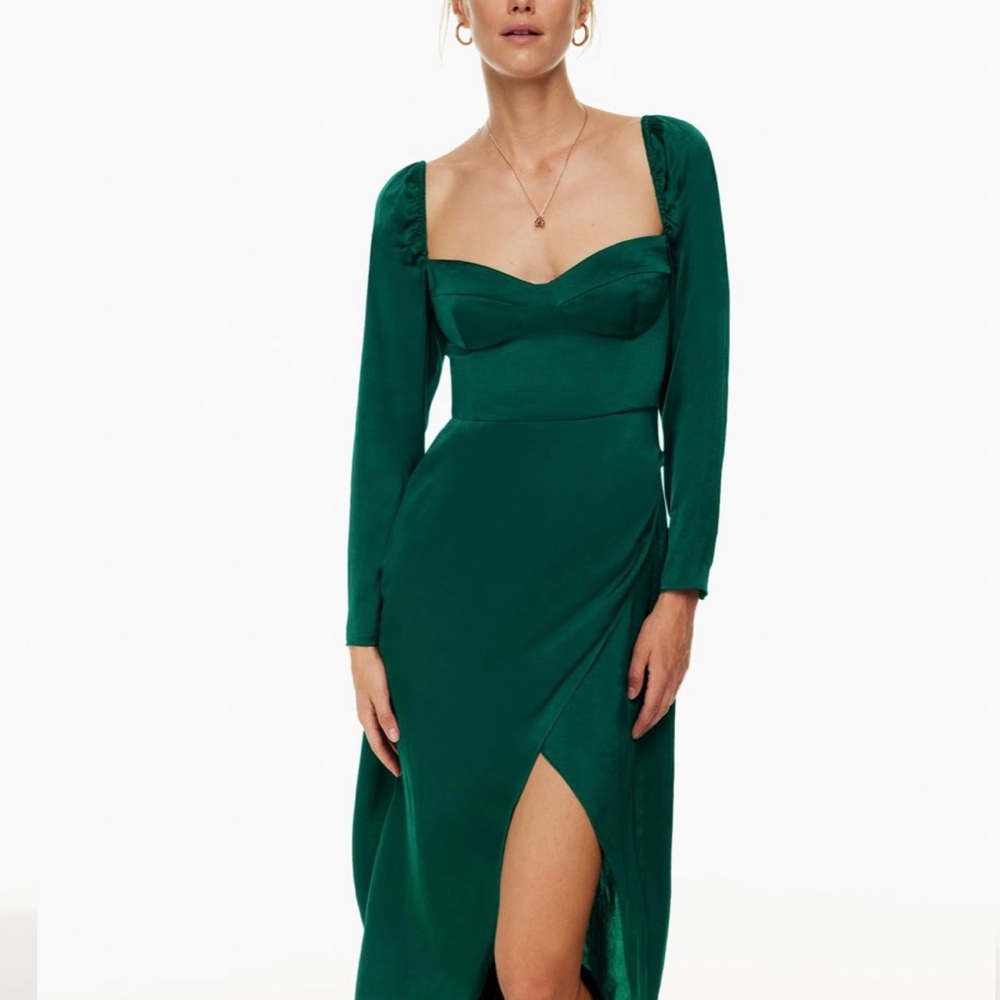 Emerald green satin long sleeved dress from Aritizia, worn once!